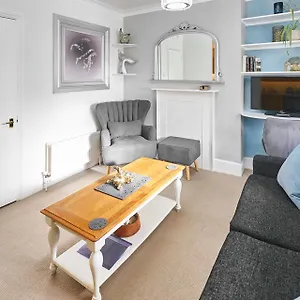 Host & - Regency Square Apartment Brighton
